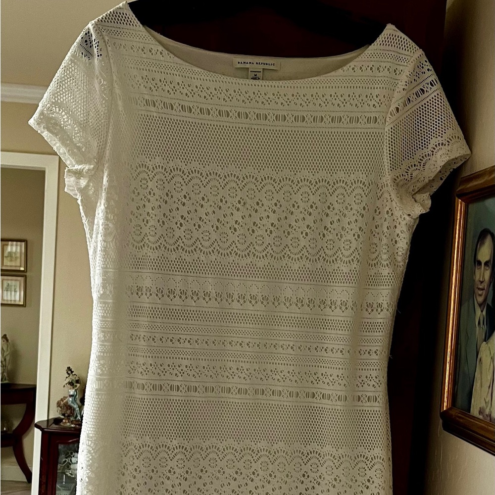 Banana Republic Cream crochet lace dress , lined , size Medium, gently loved